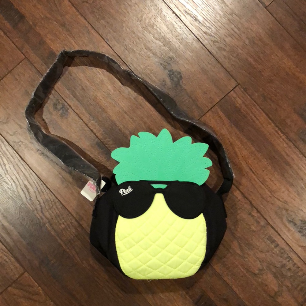 VS Pink Cooler